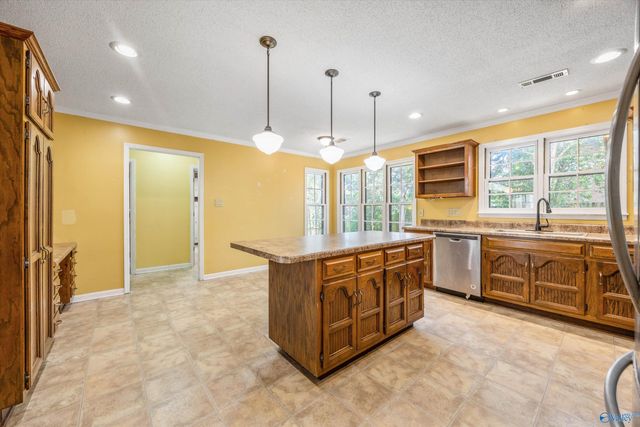 915 Way Thru The Woods SW, Decatur, AL 35603