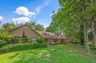 915 Way Thru The Woods SW, Decatur, AL 35603