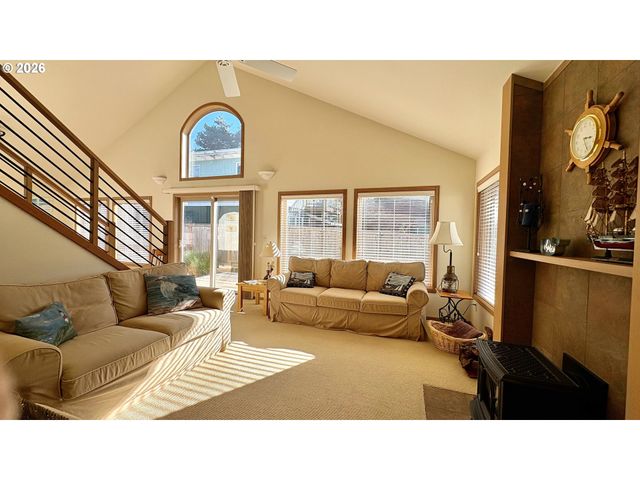 2681 Nw MAST Ave, Lincoln City, OR 97367