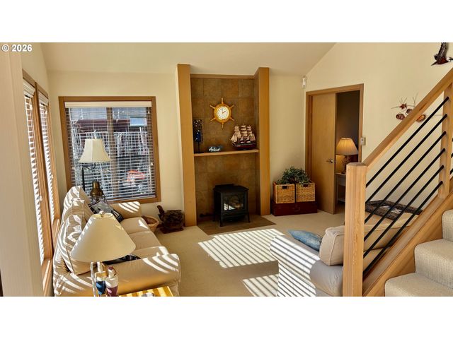 2681 Nw MAST Ave, Lincoln City, OR 97367