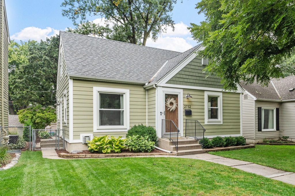 2732 Idaho Avenue S, Saint Louis Park, MN 55426
