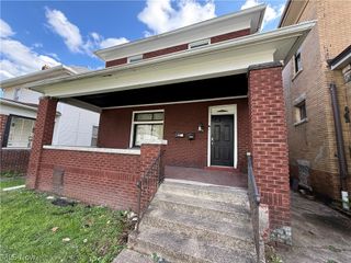 1242 Ridge Avenue, Steubenville, OH 43952