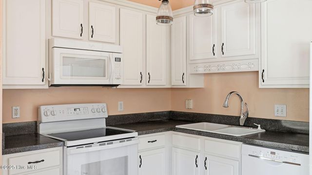 220 Spring Lake Drive, Pinehurst, NC 28374