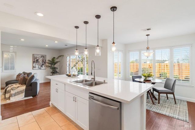 570 Periwinkle Pl, Benicia, CA 94510