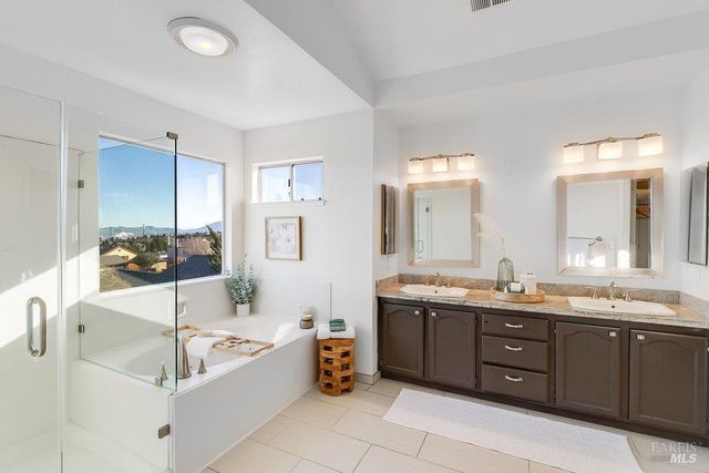 570 Periwinkle Pl, Benicia, CA 94510