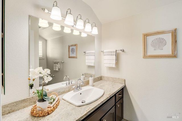 570 Periwinkle Pl, Benicia, CA 94510