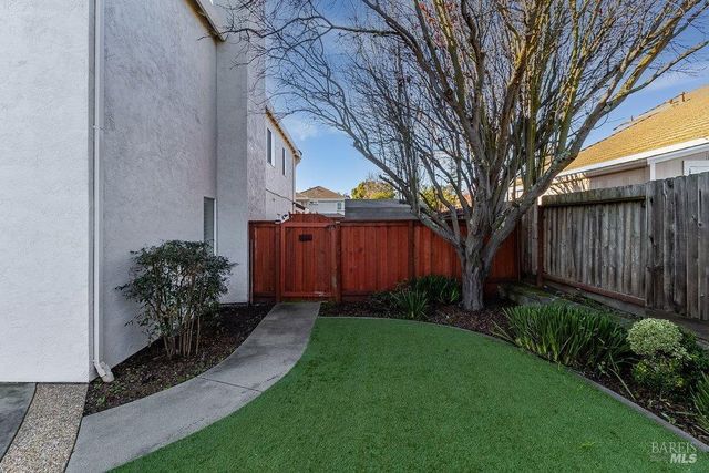 570 Periwinkle Pl, Benicia, CA 94510