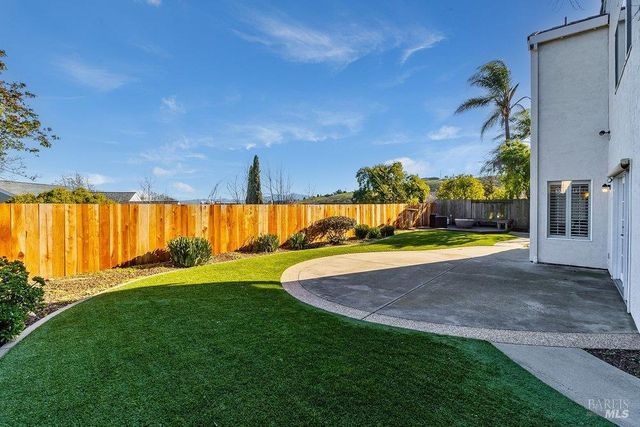 570 Periwinkle Pl, Benicia, CA 94510