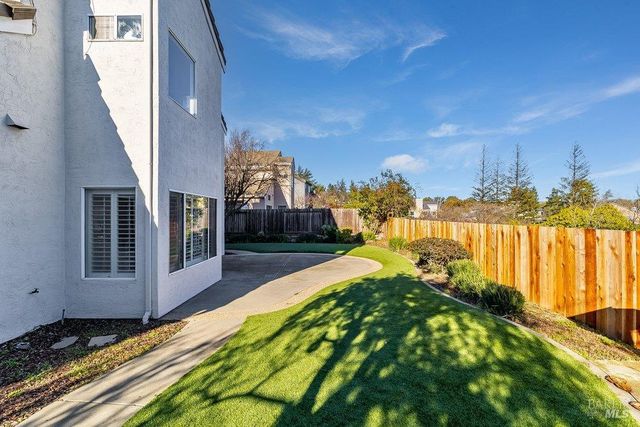 570 Periwinkle Pl, Benicia, CA 94510