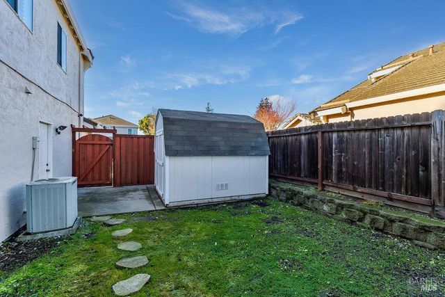 570 Periwinkle Pl, Benicia, CA 94510