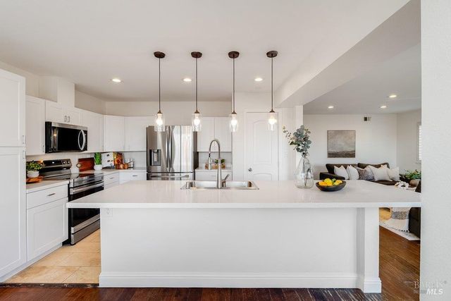 570 Periwinkle Pl, Benicia, CA 94510