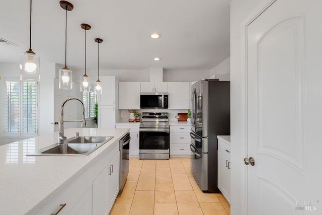 570 Periwinkle Pl, Benicia, CA 94510