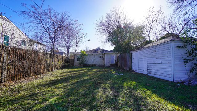 2211 Wilbur Street, Dallas, TX 75224