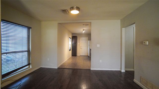 2211 Wilbur Street, Dallas, TX 75224