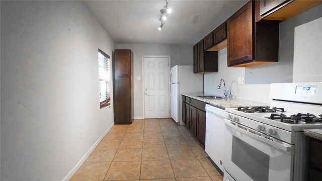 2211 Wilbur Street, Dallas, TX 75224