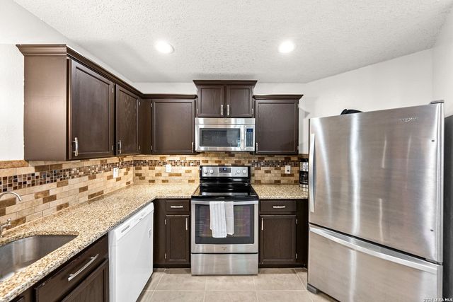 7058 AUTUMN PARK, San Antonio, TX 78249