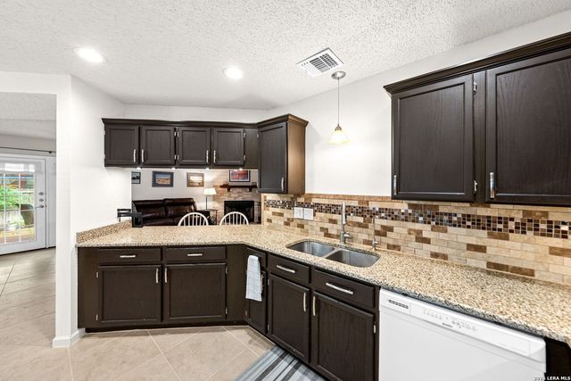7058 AUTUMN PARK, San Antonio, TX 78249