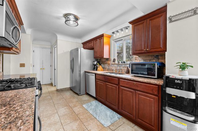 26704 Potomac Court, Center Line, MI 48015