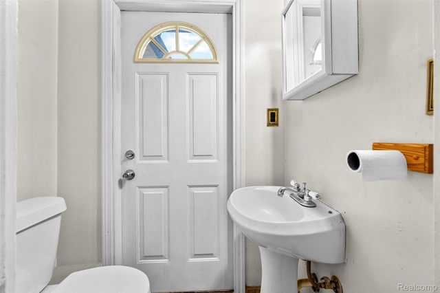 26704 Potomac Court, Center Line, MI 48015