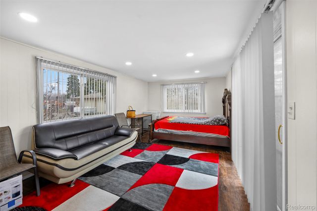 26704 Potomac Court, Center Line, MI 48015