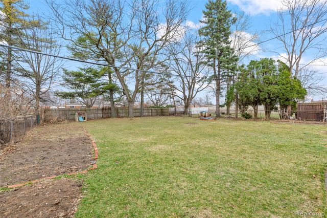 26704 Potomac Court, Center Line, MI 48015