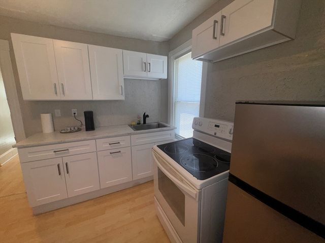 21 John St 2, Attleboro, MA 02703