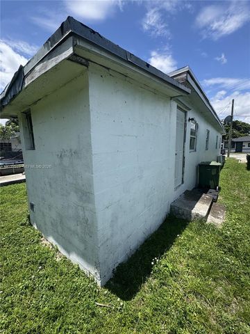 2125 W 5th Avenue, Hialeah, FL 33010