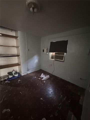 2125 W 5th Avenue, Hialeah, FL 33010