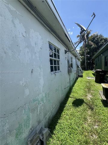 2125 W 5th Avenue, Hialeah, FL 33010