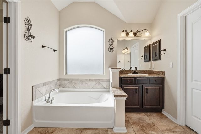 2223 Escondido, Portland, TX 78374