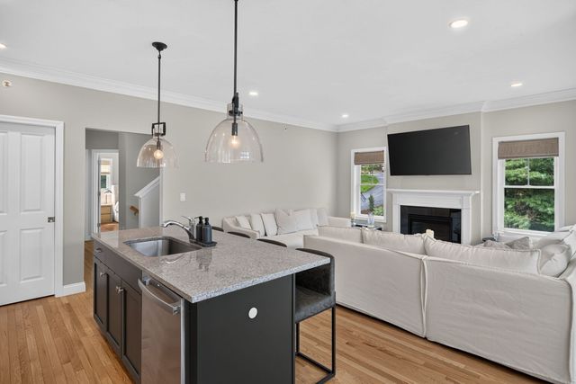 7 Mulberry, Plymouth, MA 02360