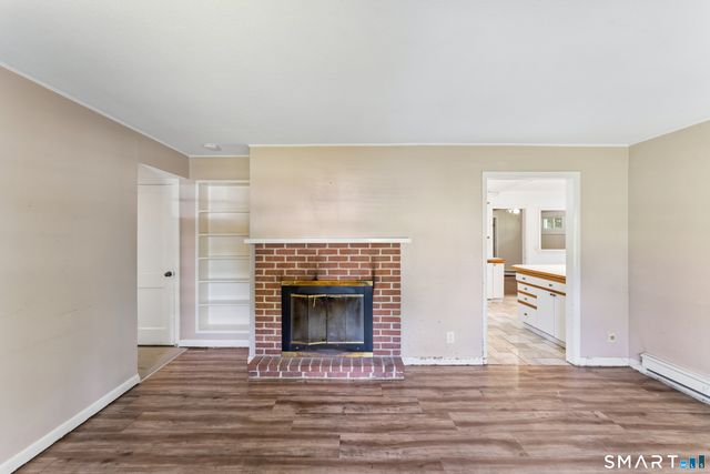 33 Assisi Way, Norwalk, CT 06854
