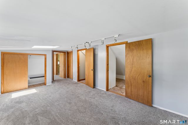 33 Assisi Way, Norwalk, CT 06854