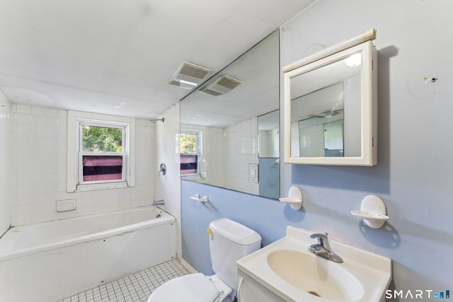 33 Assisi Way, Norwalk, CT 06854