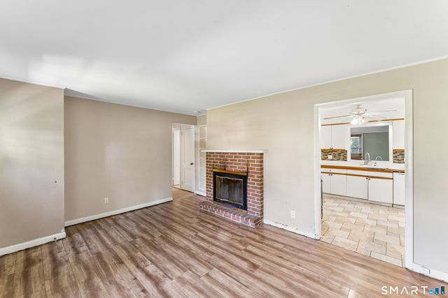 33 Assisi Way, Norwalk, CT 06854