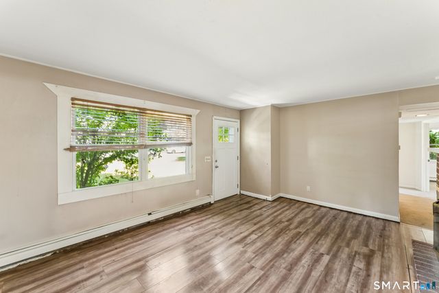 33 Assisi Way, Norwalk, CT 06854