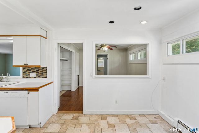 33 Assisi Way, Norwalk, CT 06854
