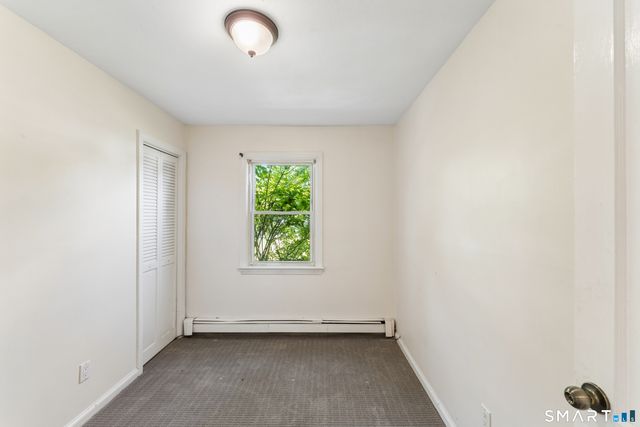 33 Assisi Way, Norwalk, CT 06854