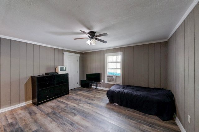 2732 W Collin Street, Corsicana, TX 75110