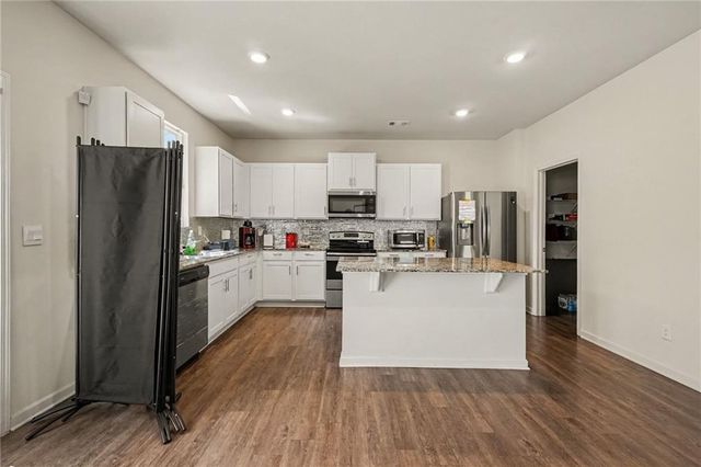 477 Starbuck Parkway, Pendergrass, GA 30567