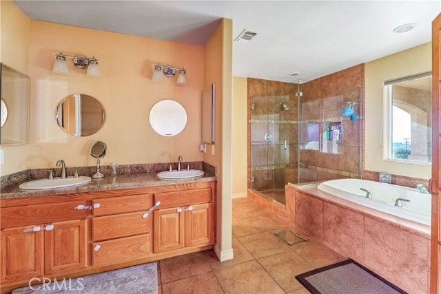 23053 Roundup Way, Apple Valley, CA 92308