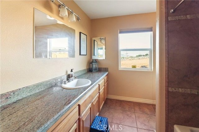 23053 Roundup Way, Apple Valley, CA 92308