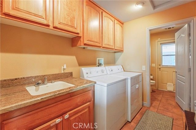 23053 Roundup Way, Apple Valley, CA 92308