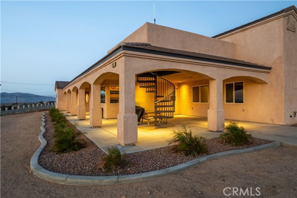 23053 Roundup Way, Apple Valley, CA 92308