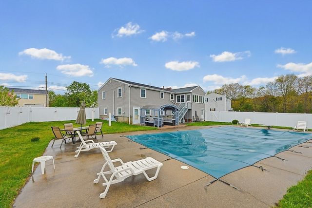 9 Denise Dr, Randolph, MA 02368