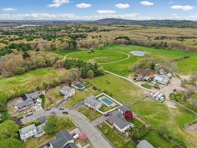 9 Denise Dr, Randolph, MA 02368