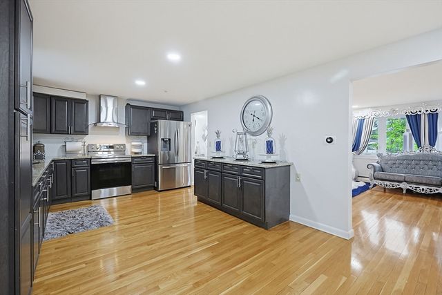 9 Denise Dr, Randolph, MA 02368