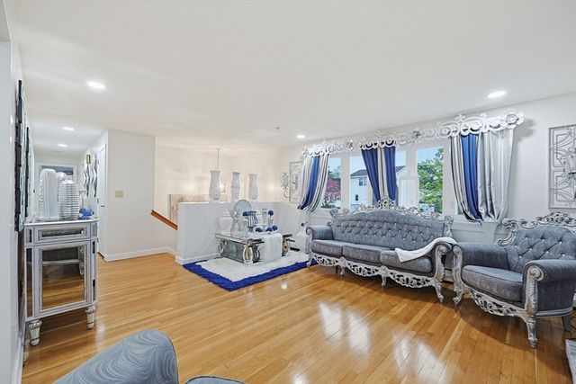 9 Denise Dr, Randolph, MA 02368
