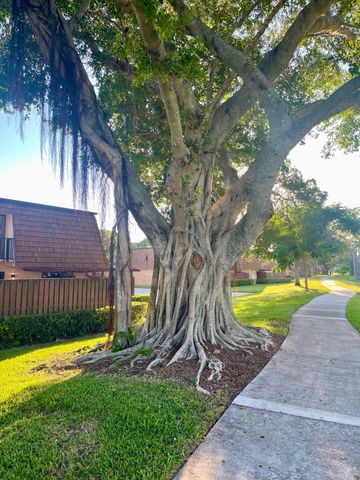 501 5th Lane, Greenacres, FL 33463