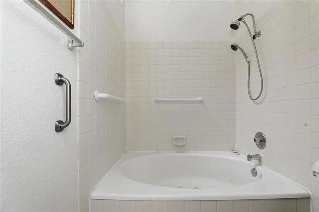 41521 Woodhaven Drive E, Palm Desert, CA 92211